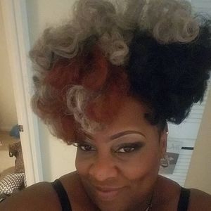 Meet your Posher, Toya